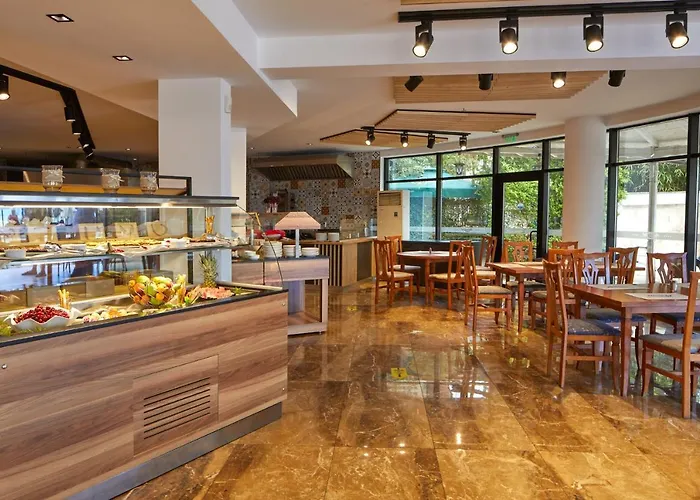 מלון Fiesta M & Marlin סאני ביץ'