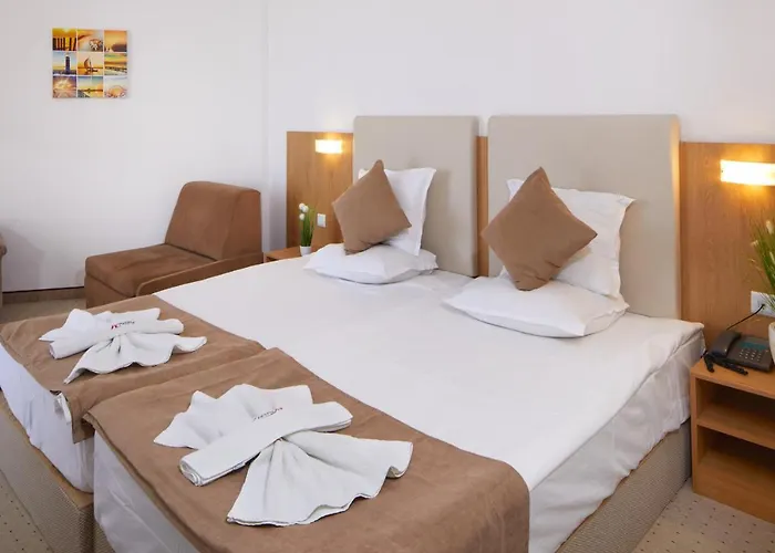 מלון Fiesta M & Marlin 4*