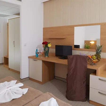 Fiesta M & Marlin 4*