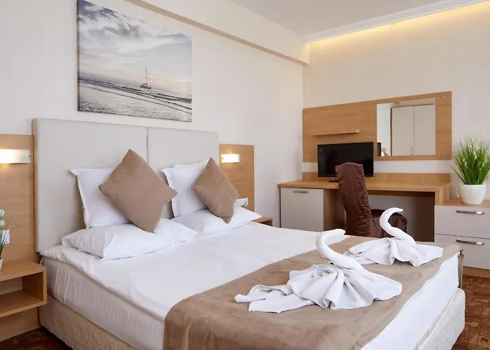 Fiesta M & Marlin 4*