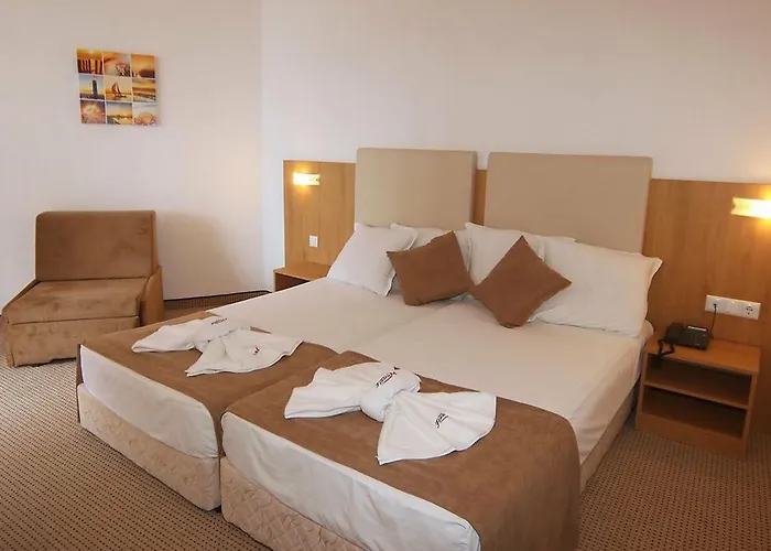 Отель Fiesta M & Marlin 4*